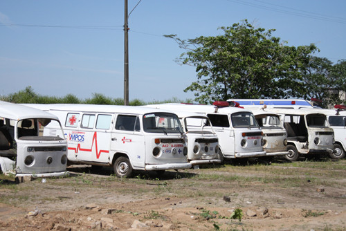 São veículos em sucata e muitos em desuso (Foto: Francisco Isabel)