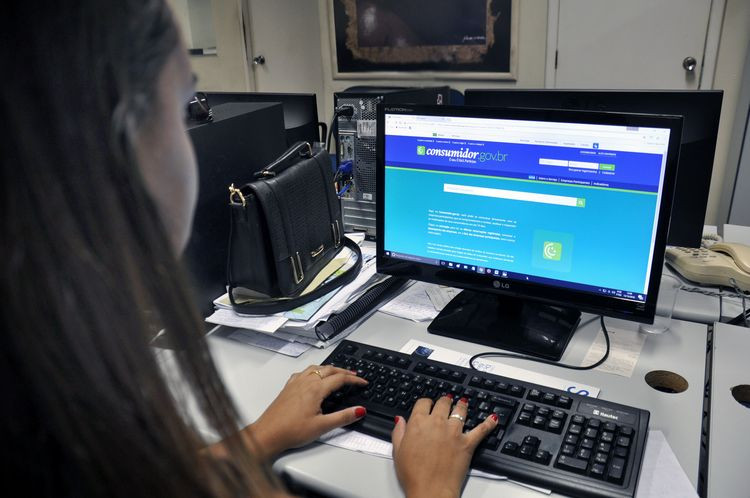 O consumidor deve se cadastrar no site www.consumidor.gov.br (Foto: Superintendência de Comunicação)