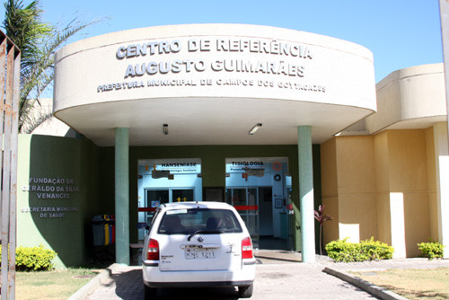 O Centro de Referência Augusto Guimarães funciona ao lado do Hospital Geral de Guarus (Foto: Antônio Leudo)