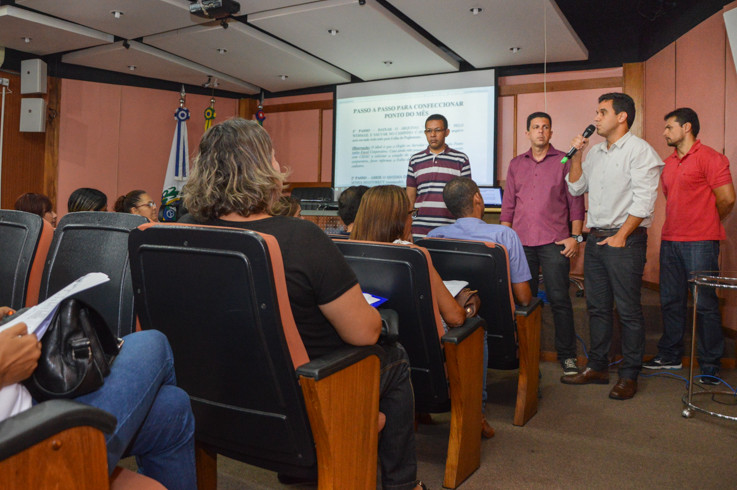 Reunião aconteceu no auditório da Prefeitura (Foto: Luis Landim)