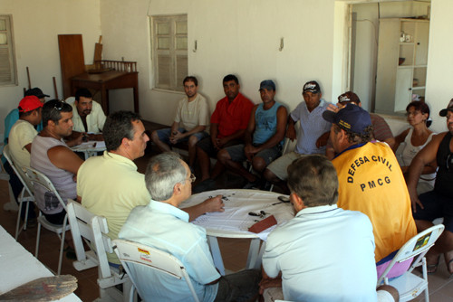 No sábado (20), a Defesa Civil se reuniu com produtores da Baixada Campista (Foto: Gerson Gomes)