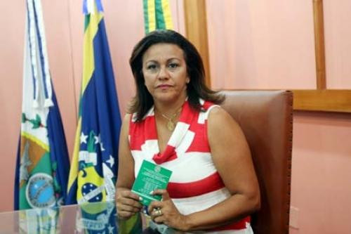 De acordo com a secretária do Procon, Rosangela Tavares, é extremamente importante que os pais fiquem atentos aos produtos que irão adquirir para os filhos, principalmente, na compra de brinquedos (Foto: Antônio Leudo)